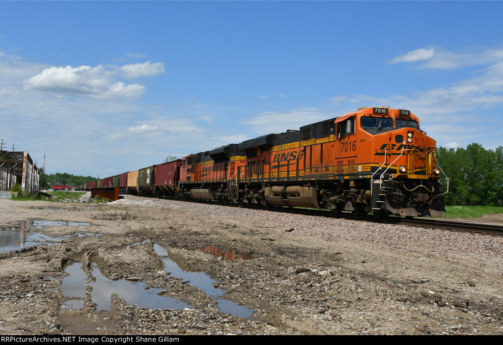 BNSF 7016